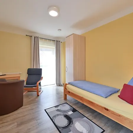 Rote * フュッセン